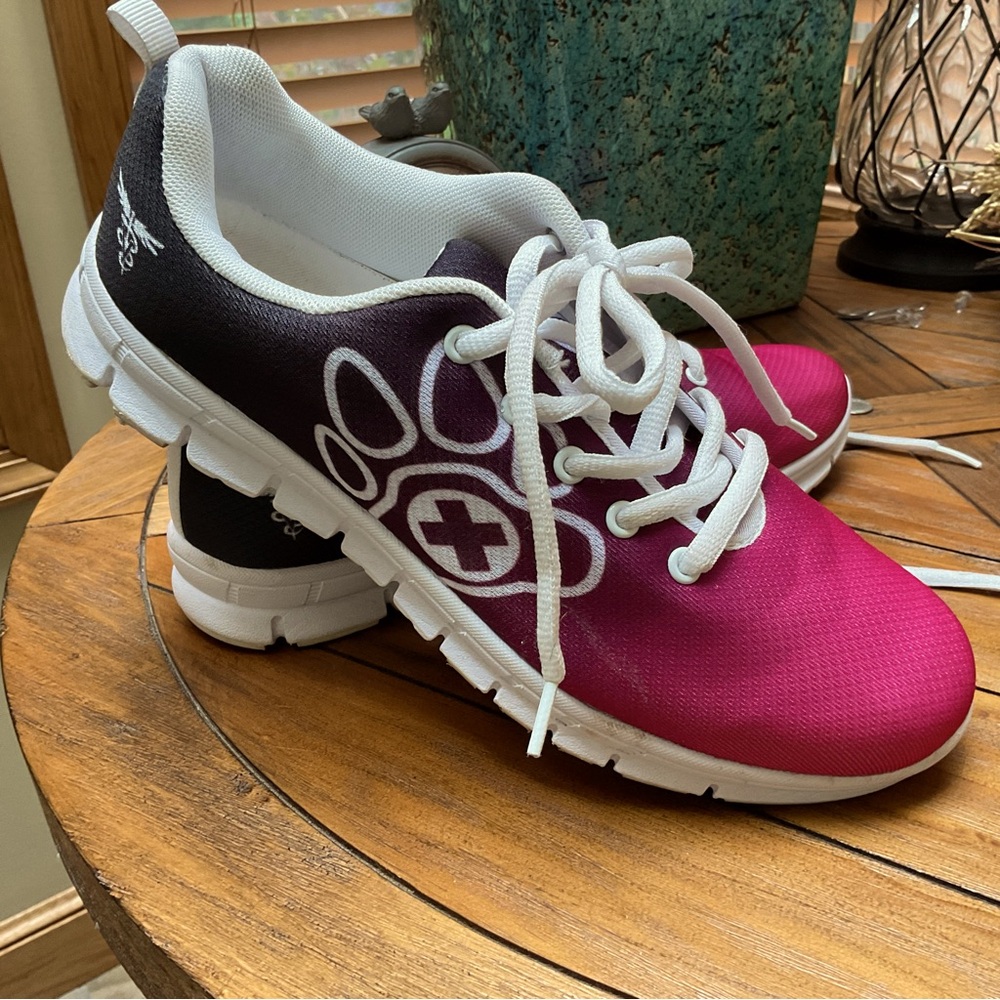 No name “fun” veterinary sneakers. EUC.